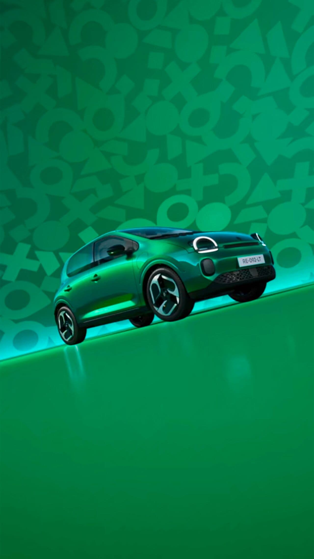 Renault Twingo in Vert Absolu auf einer Rampe